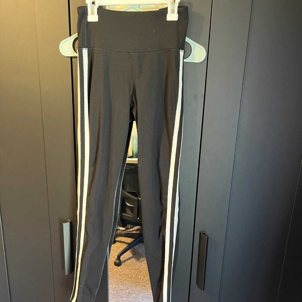 Old Navy small/tall black leggings.